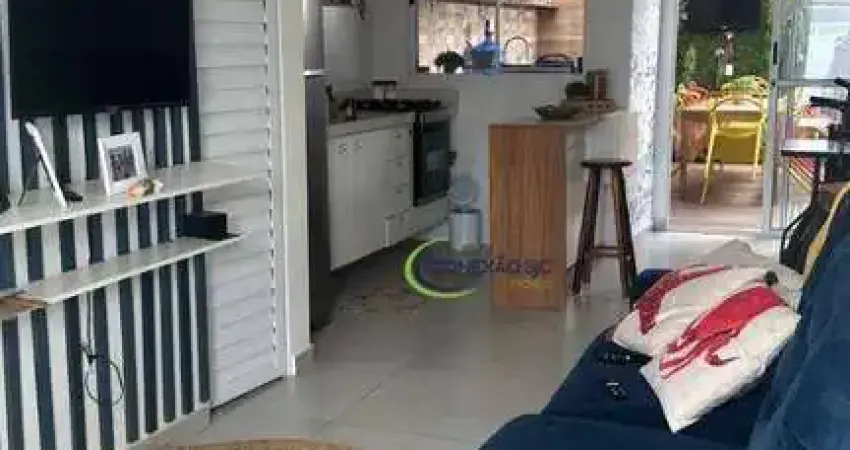 Sobrado mobiliado em condomínio de 2 dormitórios no litoral