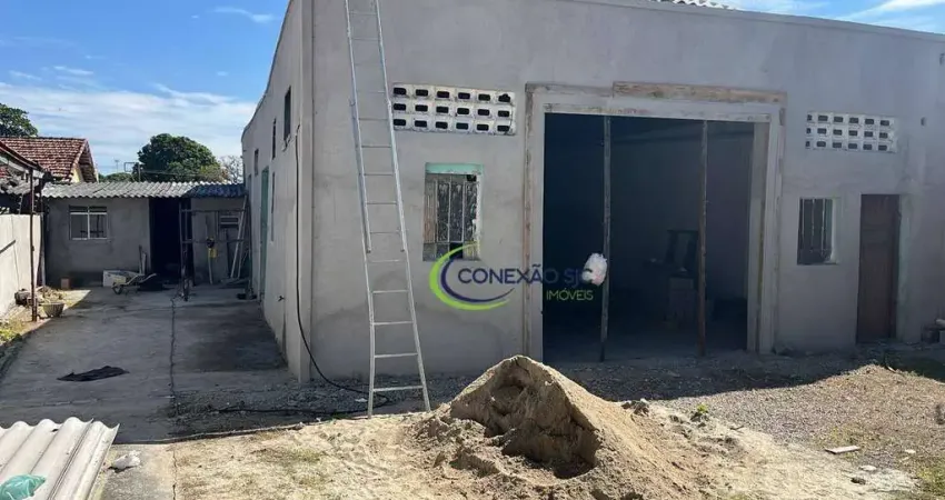 galpão comercial com 270 metro área e 540 m de terreno com várias vagas de estacionamento.