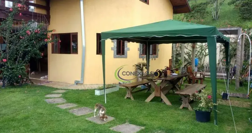 Chácara com 3 dormitórios à venda, 2000 m² por R$ 900.000,00 - Freitas - São José dos Campos/SP
