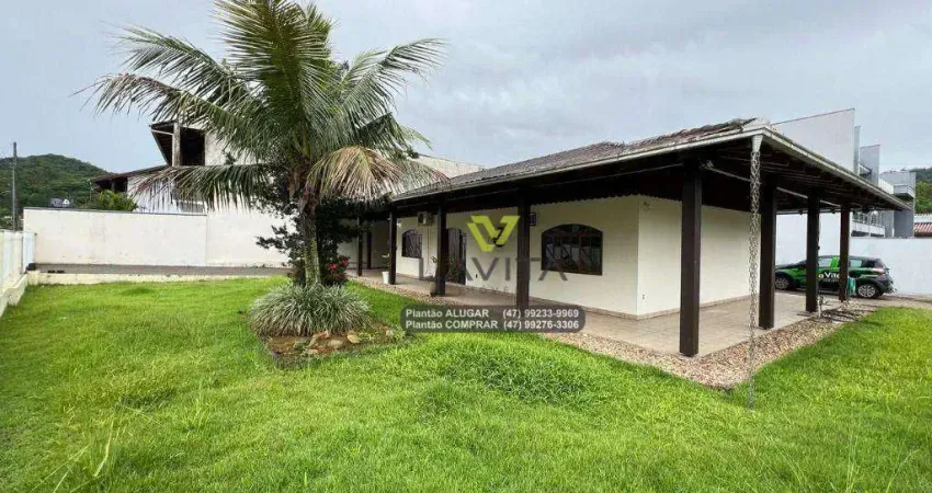 Casa SEMIMOBILIADA Com 3 Dormitórios Para Aluguel, Locação - Bairro Belchior Alto - Gaspar SC | La Vita Imóveis