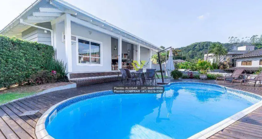 Belíssima casa, SEMI MOBILIADA, localizada no charmoso condomínio  City Figueiras - Bairro Vorstadt - Blumenau SC