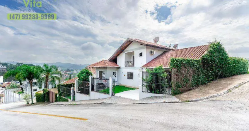Casa com 3 suítes à venda, 327 m² por R$ 1.600.000,00 - Centro - Gaspar/SC | LA VITA IMÓVEIS
