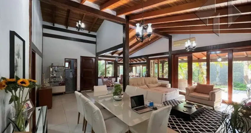 Casa em condomínio fechado com 4 quartos à venda na Chácara dos Lagos, Carapicuíba 