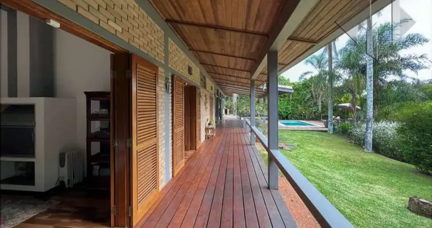 Casa em condomínio fechado com 5 quartos à venda no Chácaras do Peroba, Jandira 