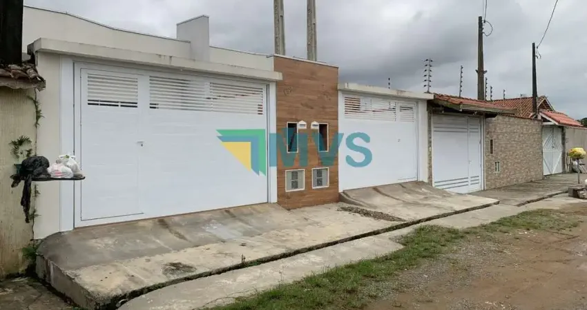 Imperdível oportunidade! Casa à venda em Itanhaém-SP, no Balneário Tupy, com 2 quartos, 1 suíte, 2 salas, 2 banheiros, 2 vagas e 68m²