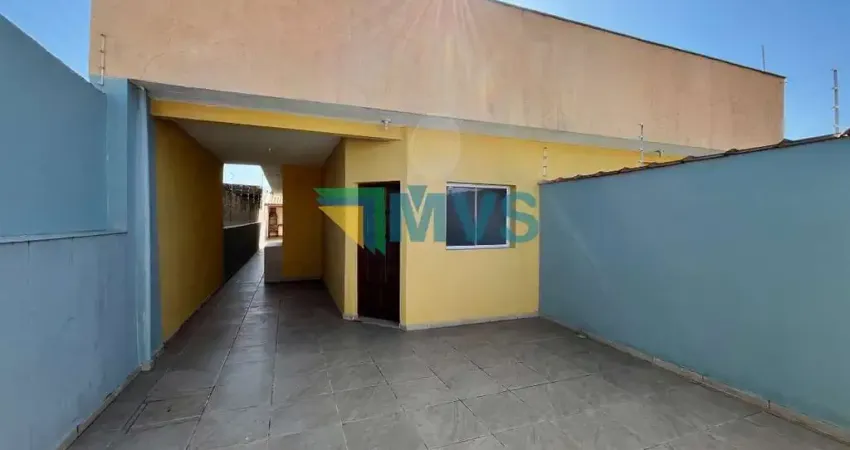 Imperdível Casa à Venda em Itanhaém-SP, Jardim Guacyra: 2 Quartos, 1 Suíte, 2 Salas, 2 Banheiros, 2 Vagas de Garagem, 95m²!