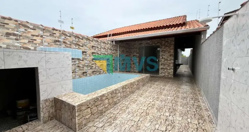 Casa à venda em Itanhaém-SP, Santa Júlia: 2 quartos, 1 suíte, 2 salas, 2 banheiros, 2 vagas de garagem - 74,63m².