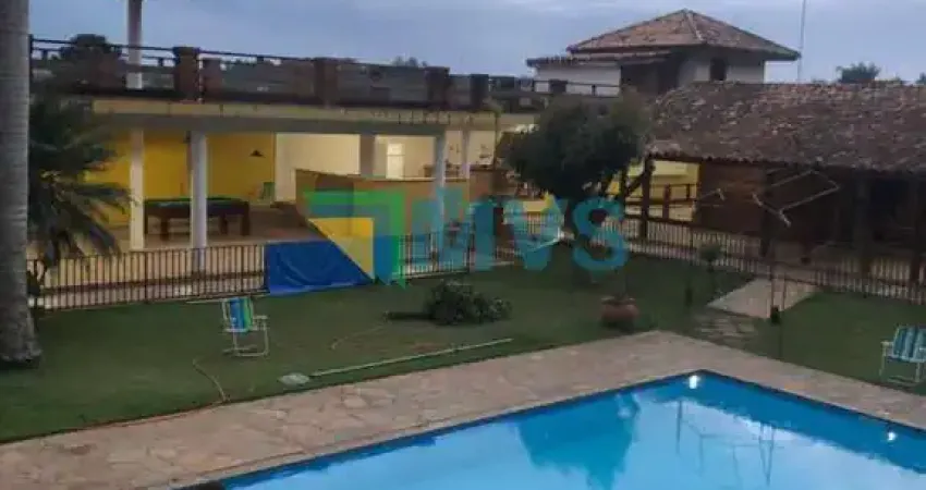 Chácara à venda em Jarinu-SP, Bairro Maracanã: 3 quartos, 1 suíte, 3 salas, 3 banheiros, 8 vagas, 544m². Aproveite!