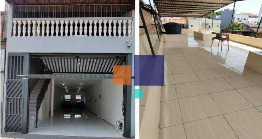 Casa Com Amplo Salão Com 280 M2,  02 dormitórios 01 Suíte à Venda, por R$ 1.250.000 - Jardim Utinga - Santo André/SP