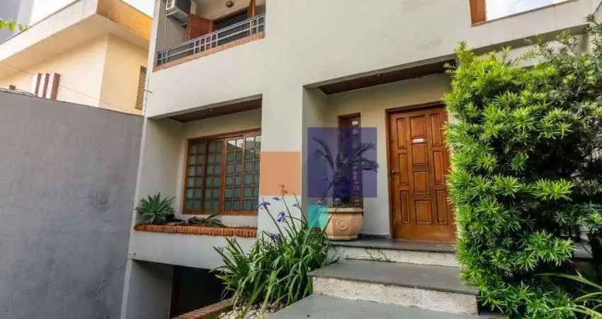 Sobrado 220m² com 4 suítes, 3 vagas, piscina e chorrasqueira - vende-se na saúde