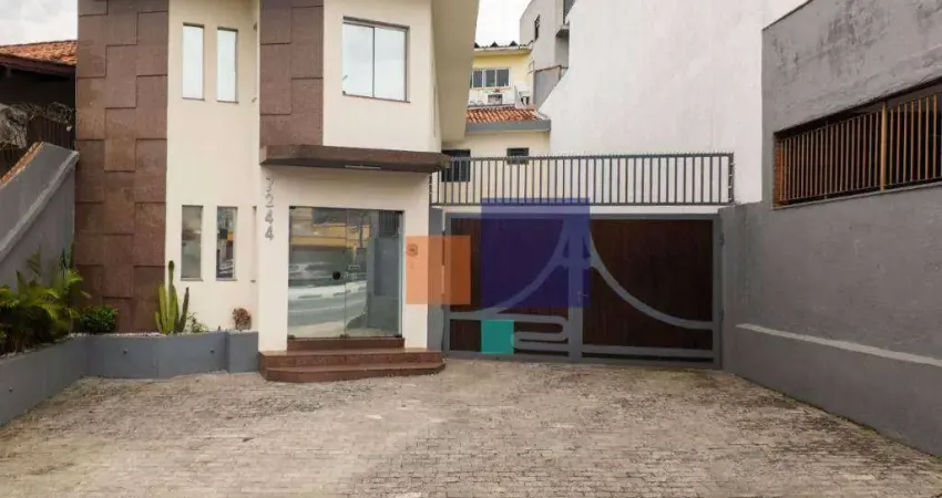 Prédio comercial 240m² com 6 salas, 4 banheiros e 7 vagas - vende-se em interlagos