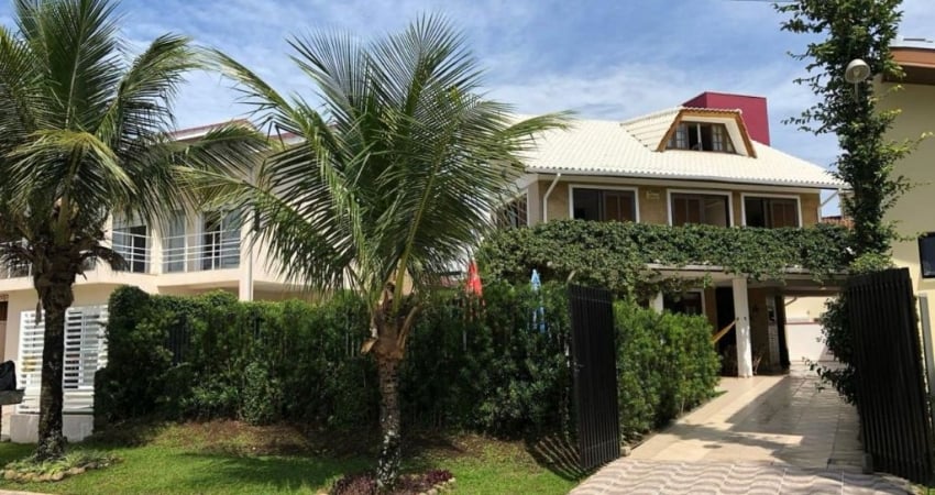 Casa á venda Atami / Pontal do Paraná.