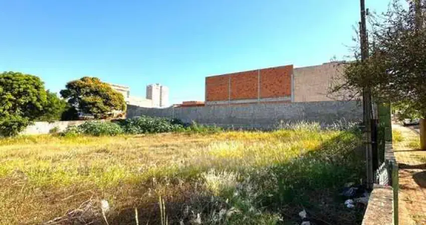 Terreno à venda no Centro, Assis 