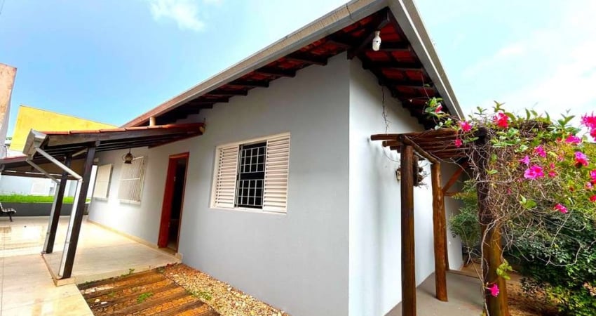 Casa com 3 quartos à venda no Centro, Assis 