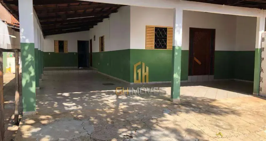 Casa e Barracão em lote com 400m² no Jardim America
