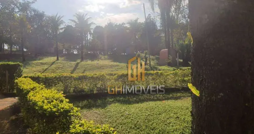 Chácara de 5700 m² com benfeitorias e porteira fechada por R$ 680.000 - Zona Rural - Bela Vista de Goiás/GO