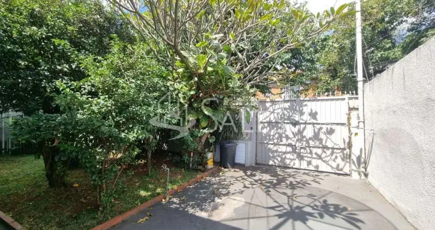 Casa de Luxo para Locação em Indianópolis, São Paulo-SP: 2 quartos, 2 suítes, 3 banheiros, 6 vagas de garagem, 251m² de área.