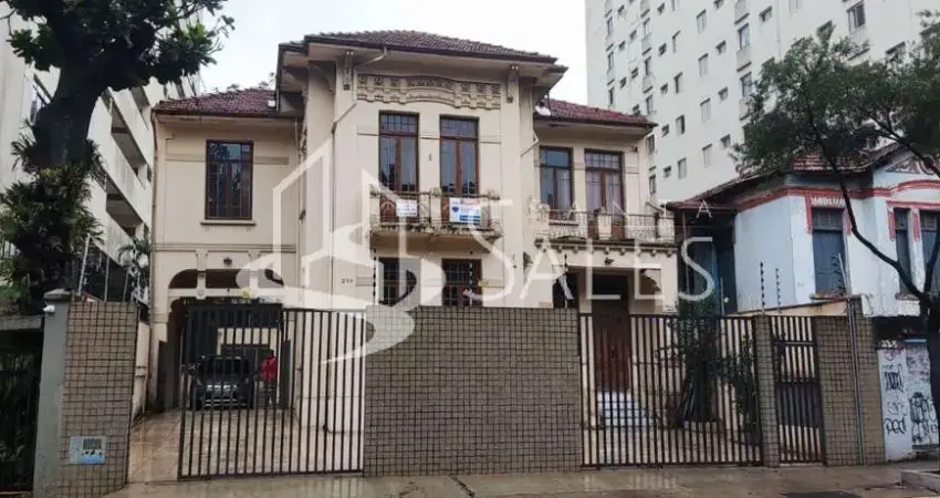 Imperdível: Casa à venda na Consolação, São Paulo-SP com 10 quartos, 3 banheiros, 10 vagas de garagem e 700m² de área!