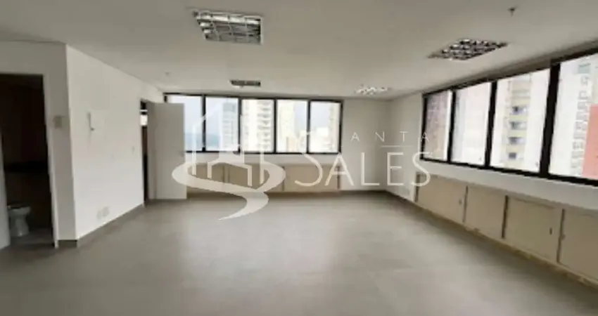 Oportunidade Única: Conjunto Comercial à Venda em Campo Belo, São Paulo-SP! 2 Salas, 4 Banheiros, 90,12m² de Área e 2 vagas de garagem