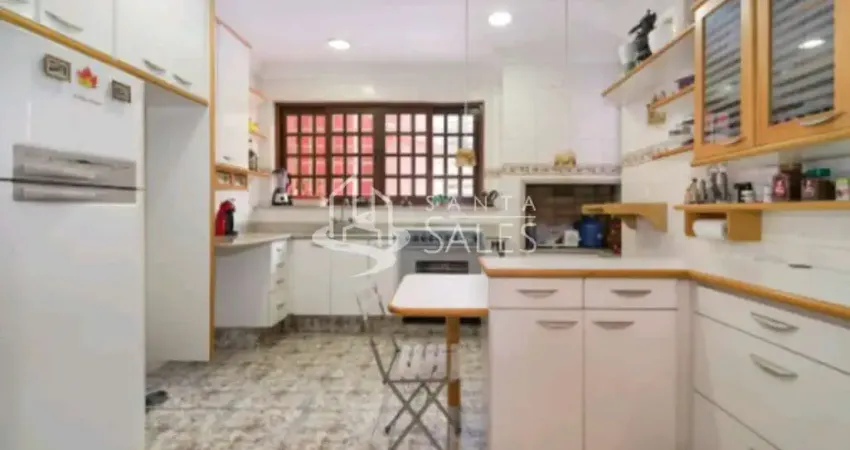 Casa à Venda em Perdizes, São Paulo: 3 Quartos, 3 Suítes, 240m² e 2 Vagas de Garagem!