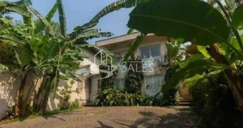 Casa de Luxo no Brooklin Paulista: 4 Quartos, 2 Suítes, 6 Banheiros, 6 Vagas, 360m² - São Paulo-SP