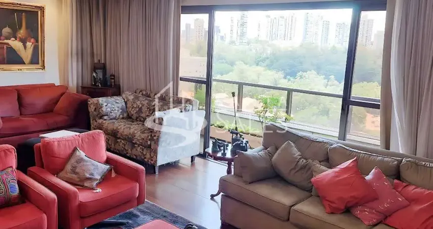 Imperdível: Apartamento à venda em São Paulo-SP, bairro Aclimação, 4 quartos, 2 suítes, 206m², 3 vagas de garagem.