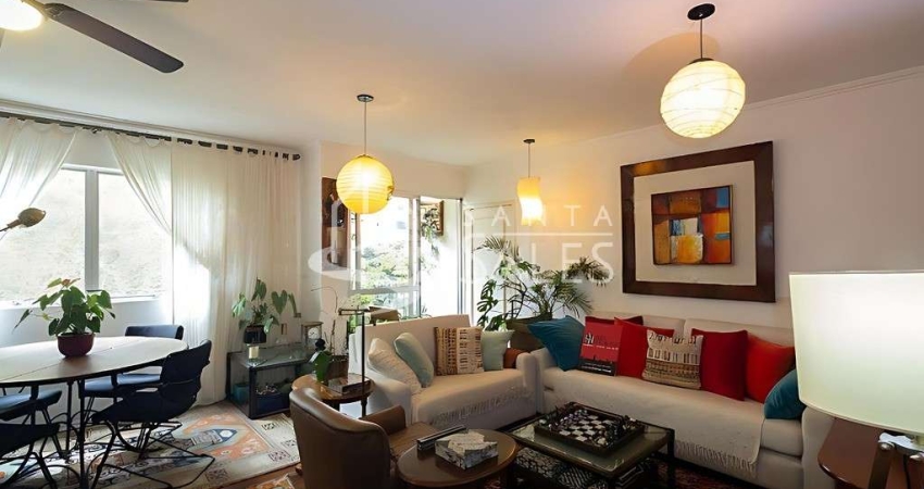 Apartamento à venda em Moema, São Paulo-SP: 3 quartos, 1 suíte, 2 salas, 2 banheiros, 2 vagas de garagem e 115,00 m² de área.