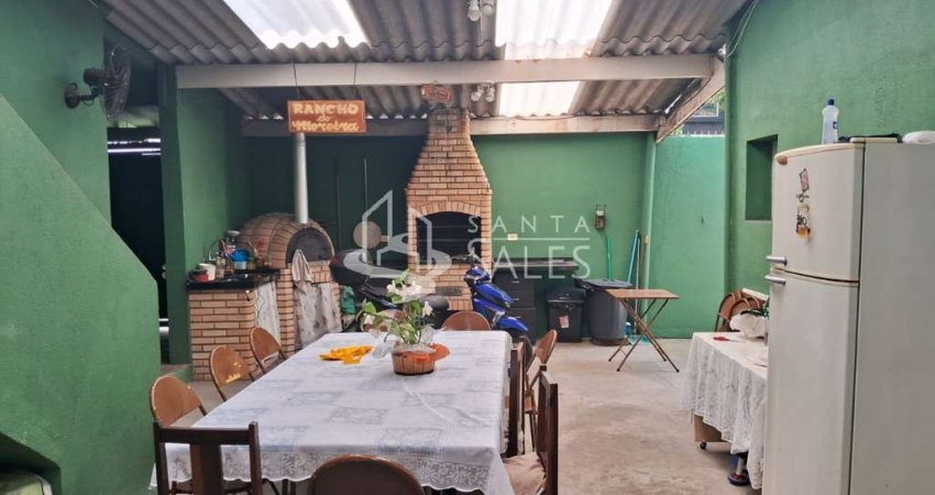 Imperdível oportunidade! Casa à venda no Brooklin Paulista, São Paulo-SP, 5 quartos e 3 suítes, 200m² de área.