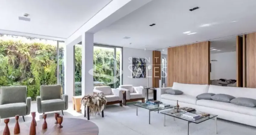 Residência Imponente no Brooklin Paulista: Casa Assobradada de Luxo com 5 Quartos, 5 Suítes e 700m² de Área