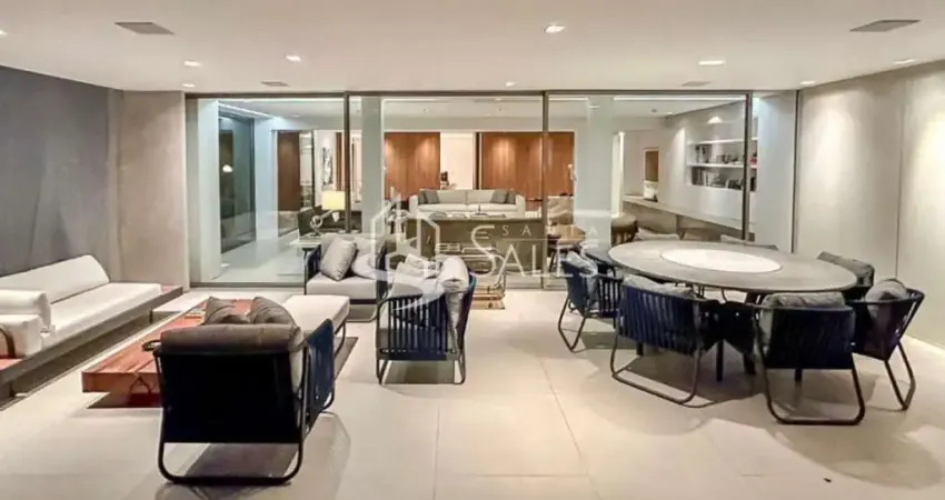 Imperdível casa à venda em São Paulo-SP: 5 quartos, 5 suítes, 8 salas, 8 banheiros, 4 vagas de garagem, 700m² no Brooklin Paulista.