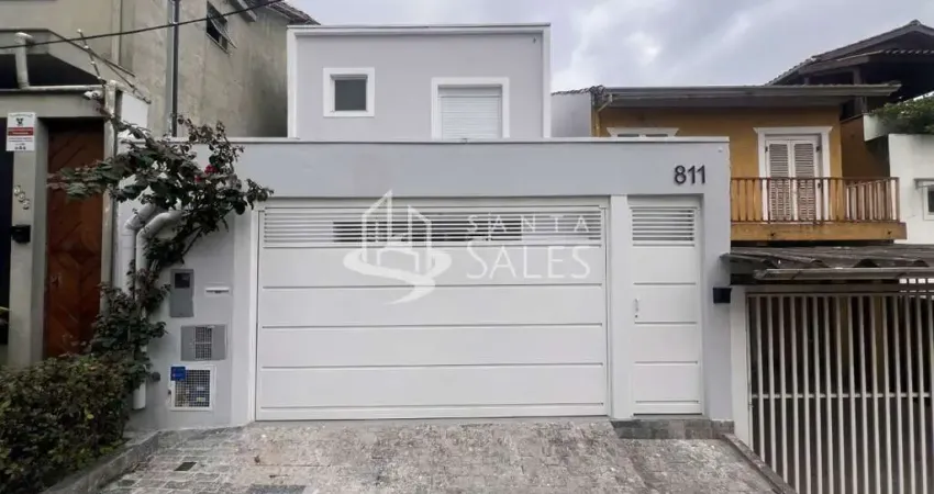 Impecável e espaçosa casa à venda em São Paulo-SP, Vila Pompéia: 3 quartos, 1 suíte, 1 sala, 2 banheiros, 2 vagas de garagem, 240,00 m².