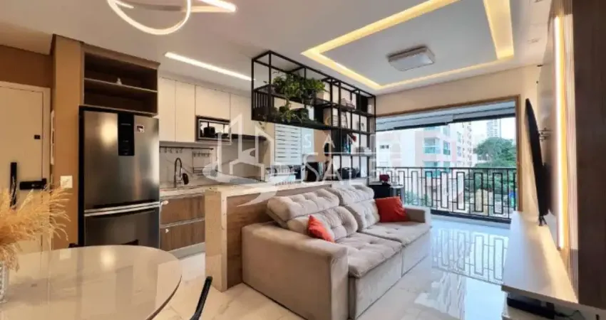 Apartamento à venda em Santa Teresinha, São Paulo-SP: 2 quartos, 1 suíte, 2 salas, 2 banheiros, 2 vagas de garagem!