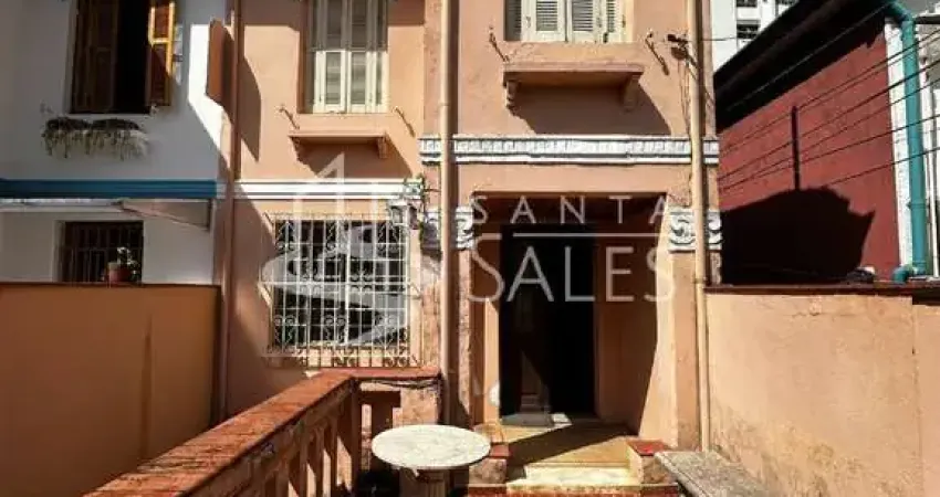 Imperdível casa à venda em Perdizes: 3 quartos, sala ampla, banheiro, vaga de garagem e 180 m² de área!