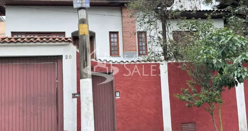 Imóvel exclusivo em São Paulo-SP: Casa de 5 quartos no Sumarezinho, com 3 suítes, 2 salas, 4 banheiros, 4 vagas e 300m² de área.