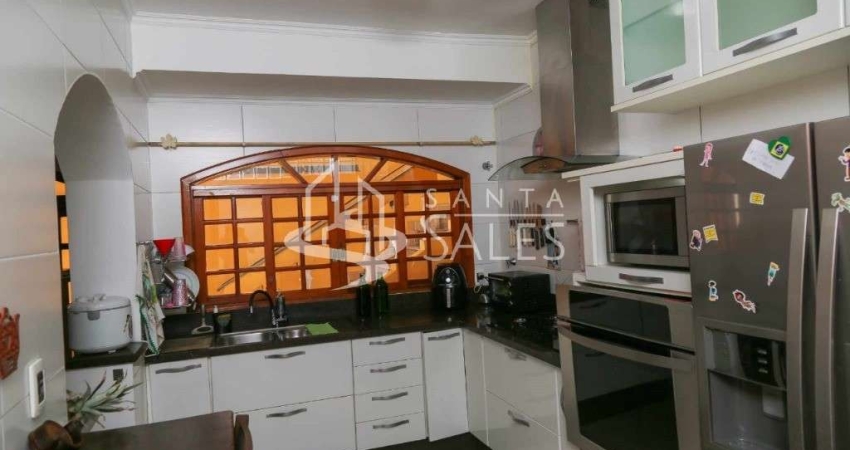 Imperdível oportunidade de adquirir casa de alto padrão na Vila Albertina, São Paulo-SP: 3 quartos, 1 suíte, 2 salas, 2 banheiros, 3 vagas de garagem, 262m² de área.