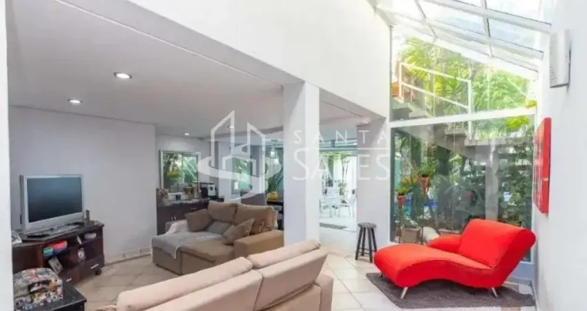 Imóvel de luxo na vila madalena: casa à venda com 3 quartos, suíte e 4 vagas de garagem. agende sua visita!