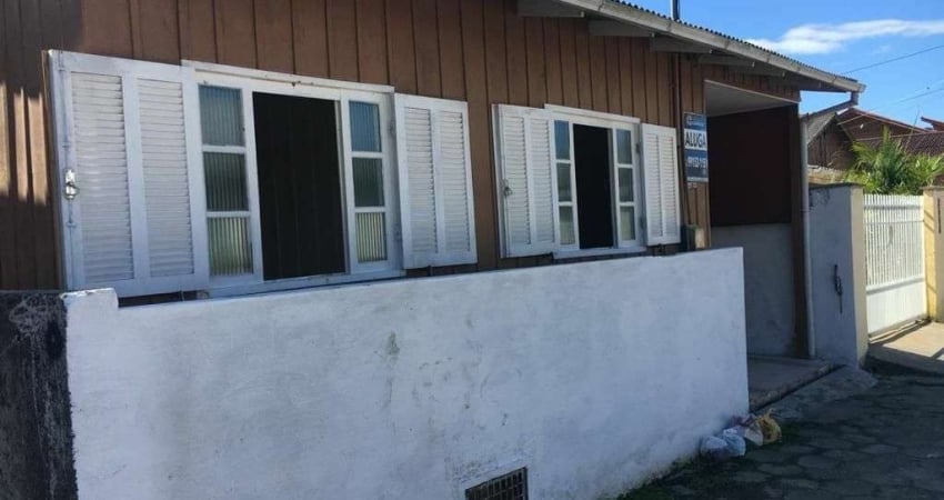 Casa com 2 quartos para alugar na Servidão Hercílio Gonçalves Pereira, 2532, Rio Tavares, Florianópolis
