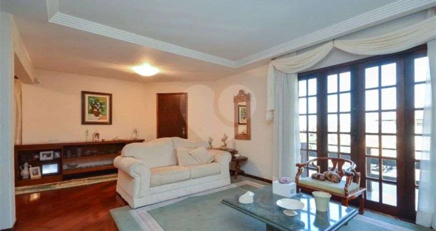 Casa com 4 quartos à venda na Rua Leonor Castellano, 593, Pilarzinho, Curitiba