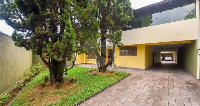 Casa com 5 quartos à venda na Rua Vereador Washington Mansur, 975, Ahú, Curitiba