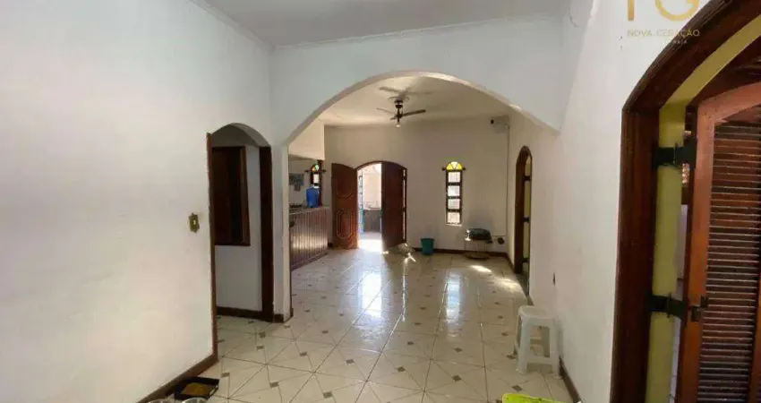Casa com 3 dormitórios à venda, 200 m² por R$ 520.000,00 - Aviação - Praia Grande/SP