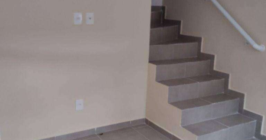 Casa assobradada em condominio 02 dormitorios - Jd.Imperador/Praia Grande-SP