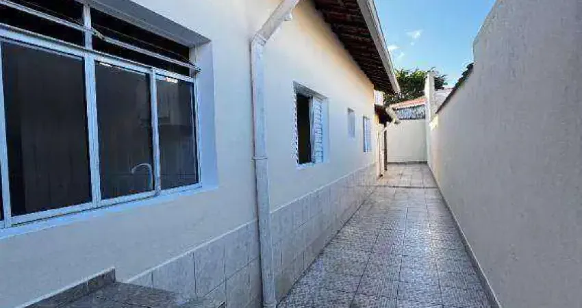 Casa 02 dormitorios 01 suite Bairro Guilhermina/Praia Grande-SP