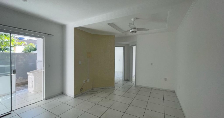Apartamento térreo à 700 metros da Praia Dos Ingleses!