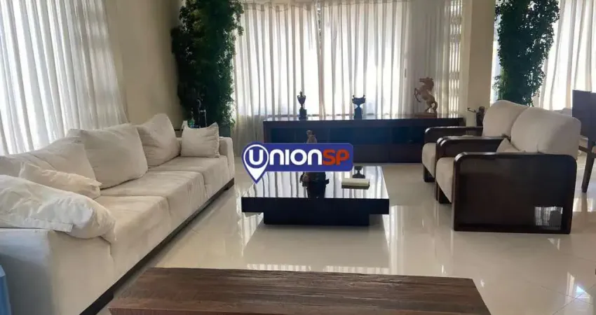 Casa à Venda em Campo Belo - SP