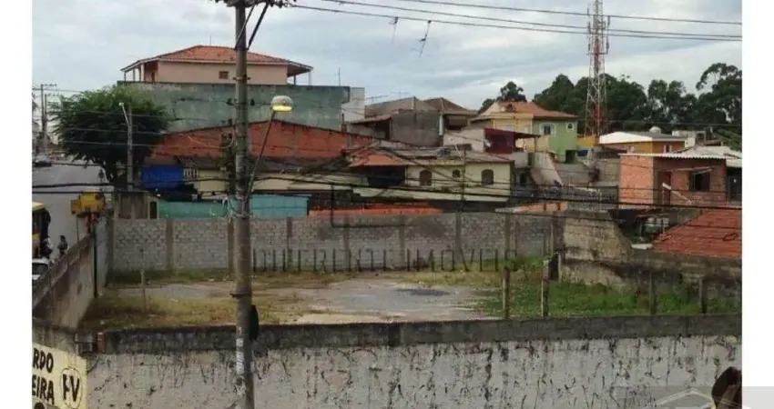 TERRENO A VENDA EM ITAQUERA, SÃO PAULO COM 900 METROS