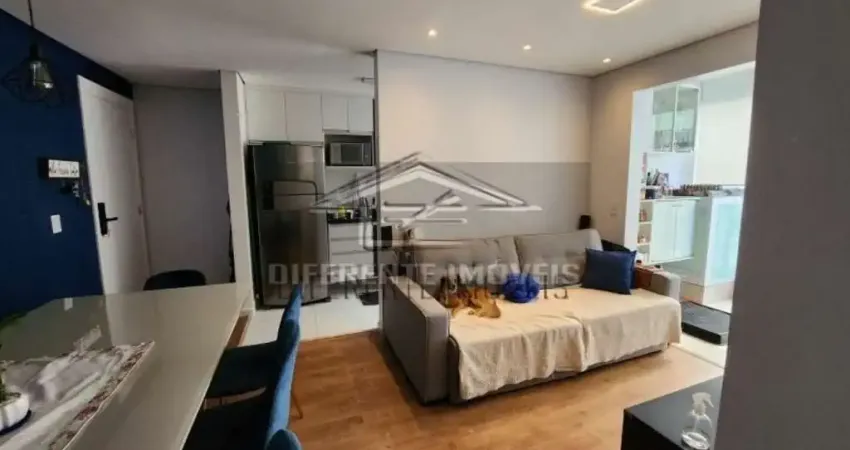 Apartamento reformado com 2 dorm, 1 suíte. no Brás
