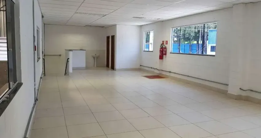 GALPÃO PARA ALUGAR EM ITAQUERA, SÃO PAULO COM 825 METROS