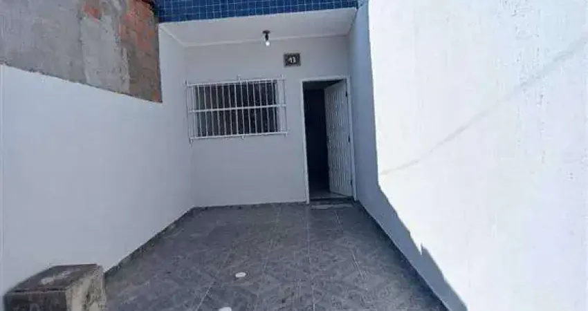 VENDO SOBRADO 02 DORMITÓRIOS COM QUINTAL, CHURRASQUEIRA E GARAGEM