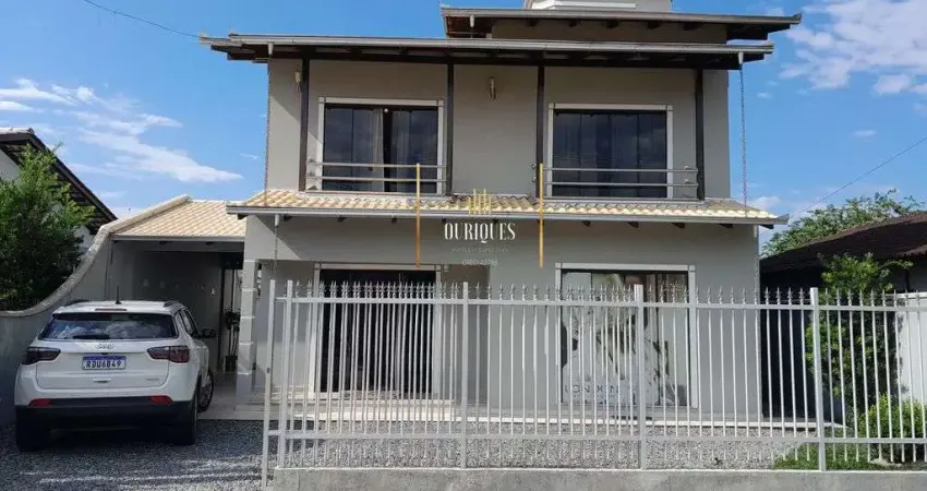 Maravilhoso Sobrado com 180m² 3 quartos sendo 1suíte master excelente acabamento