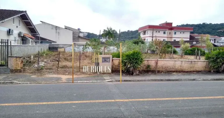 Terreno a venda no Iririu com 360m² aceita permuta por geminado na região.